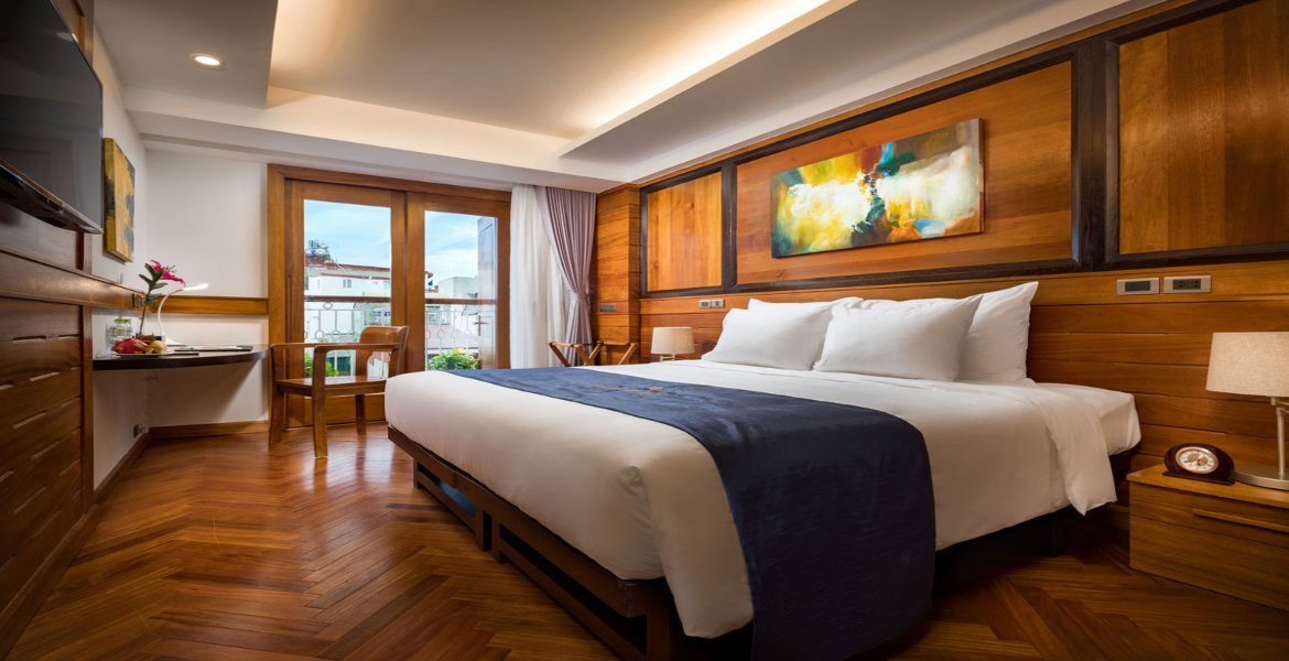 Executive Double / Twin with Balcony and City View
