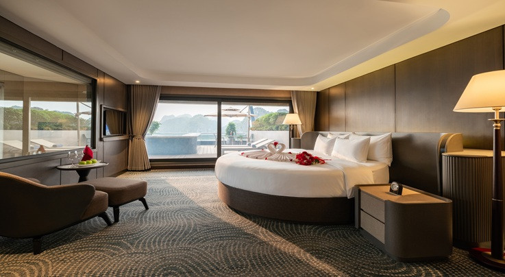 Royal Suite with Terrace and Private Jacuzzi