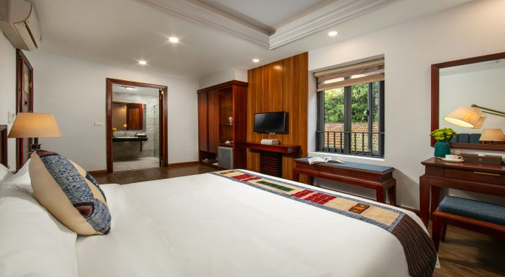 Superior Window Room