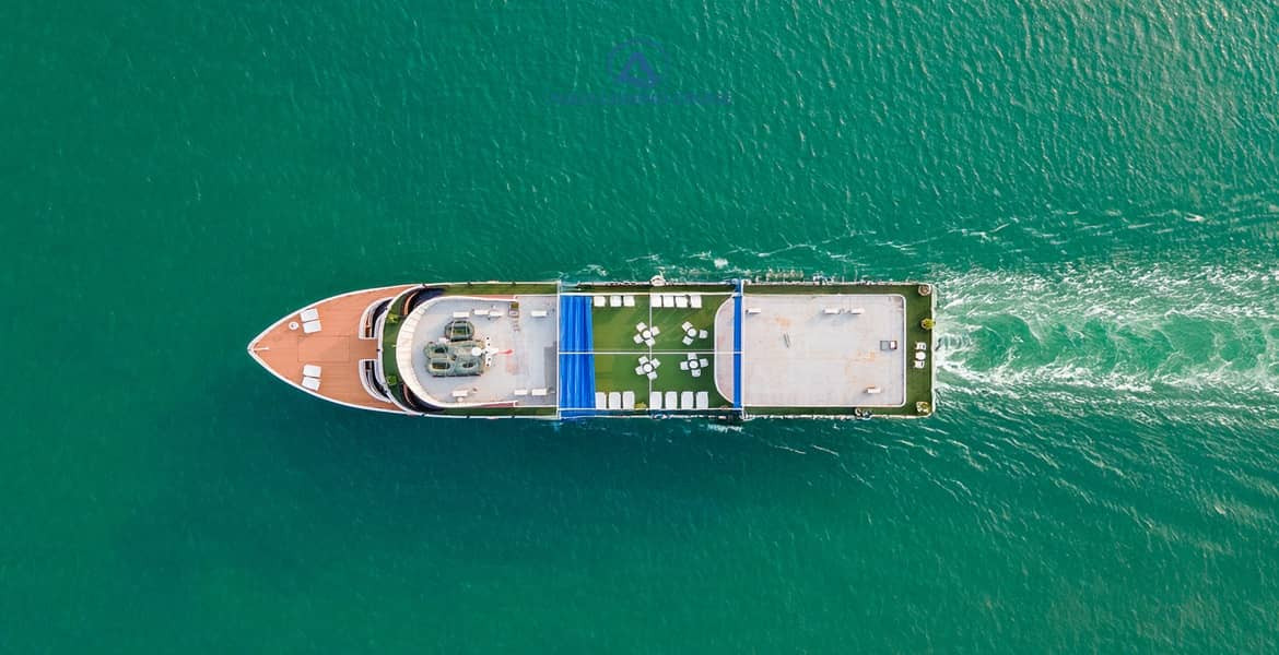 Aqua Legend Cruise