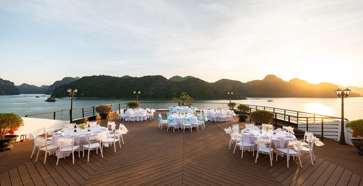 Diana Halong Cruise