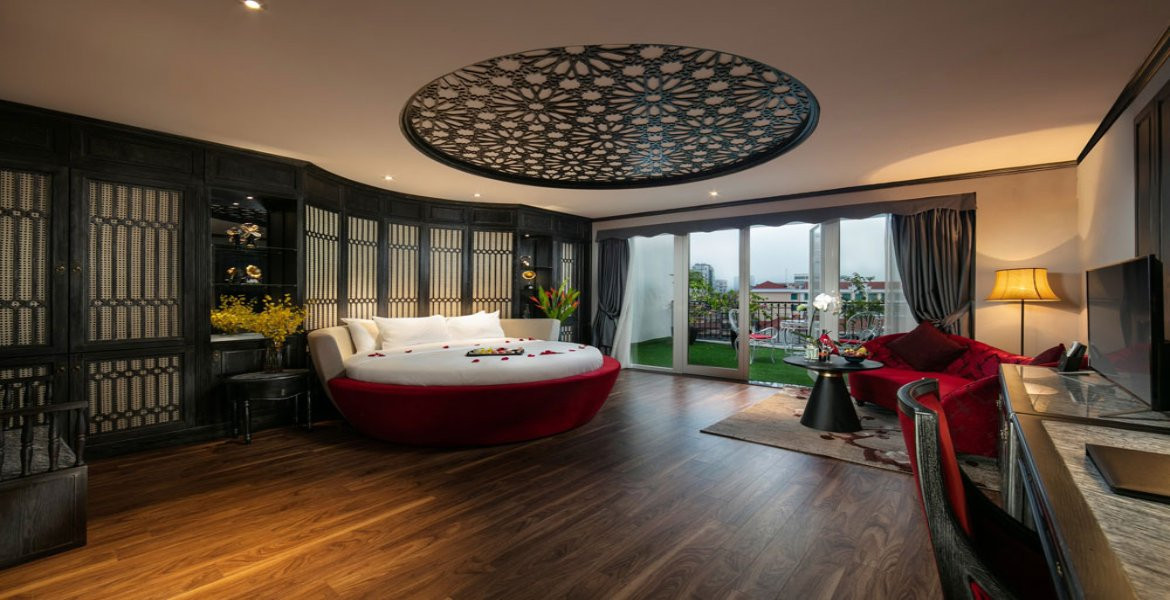 Shining Central Hotel & Spa