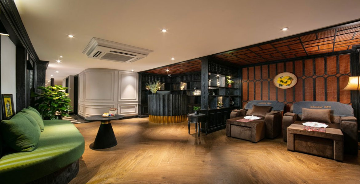 Shining Central Hotel & Spa