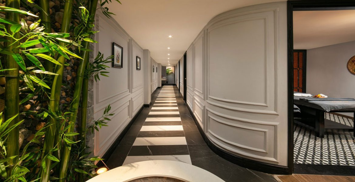 Shining Central Hotel & Spa