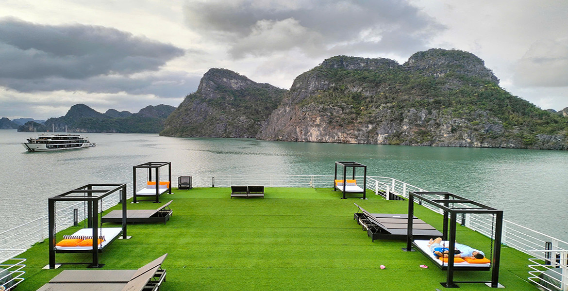 Venus Cruise Halong