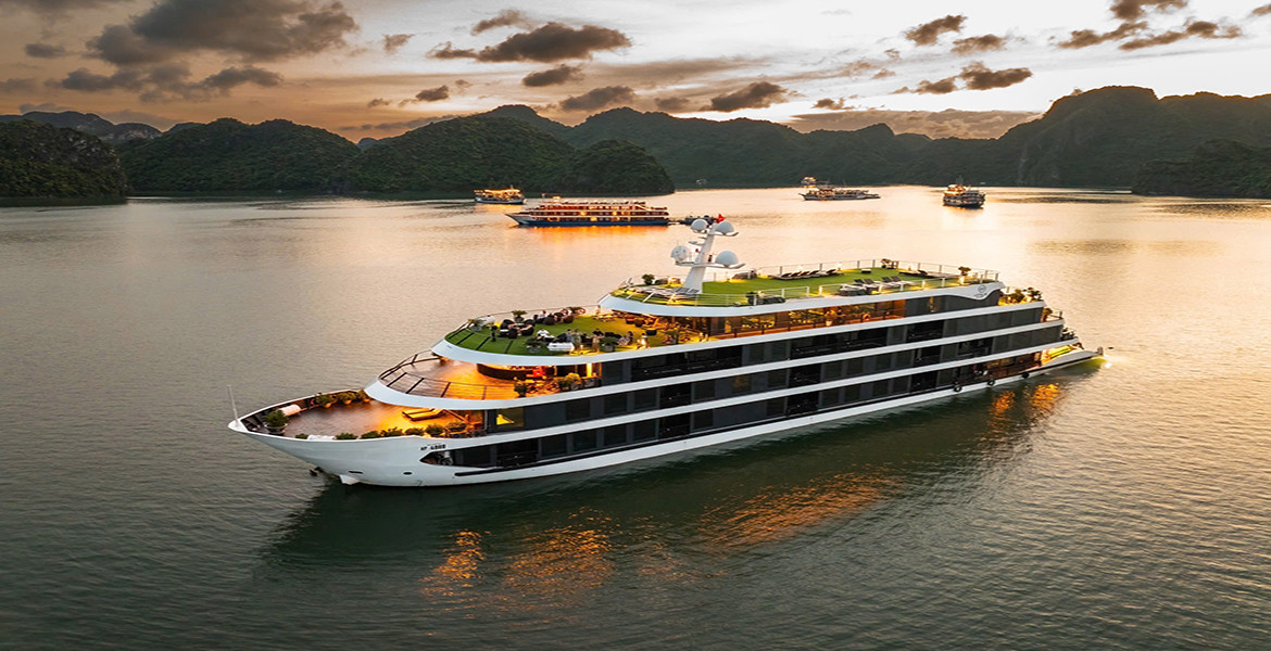 Venus Cruise Halong