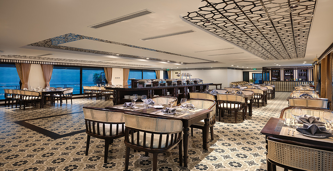 Venus Cruise Halong