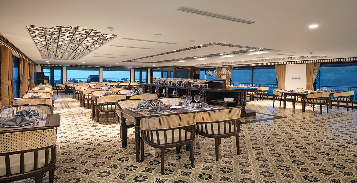 Venus Cruise Halong